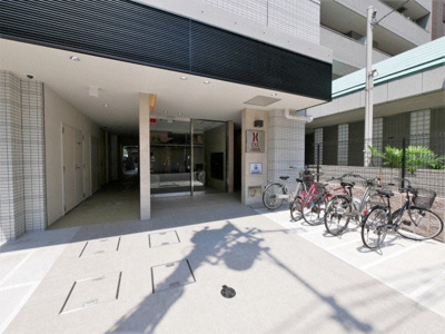 【エントランス】 | エグゼ堺筋本町 | 清潔なエントランスです