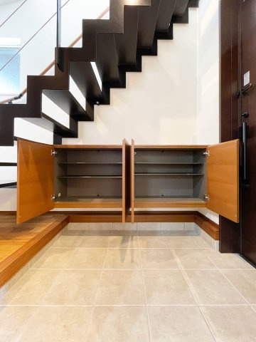 薬師通3丁目　戸建ての玄関