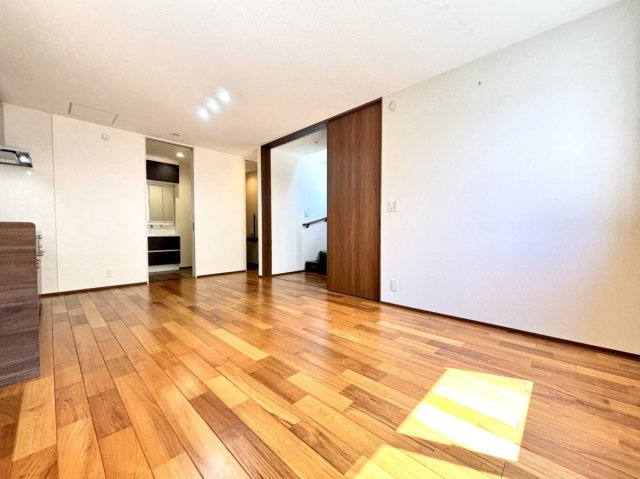 薬師通3丁目　戸建ての居間・リビング