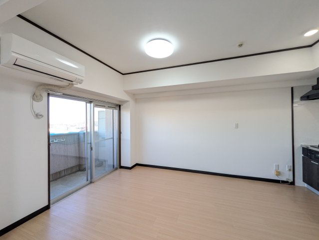 カンケン西藤マンションの居間・リビング