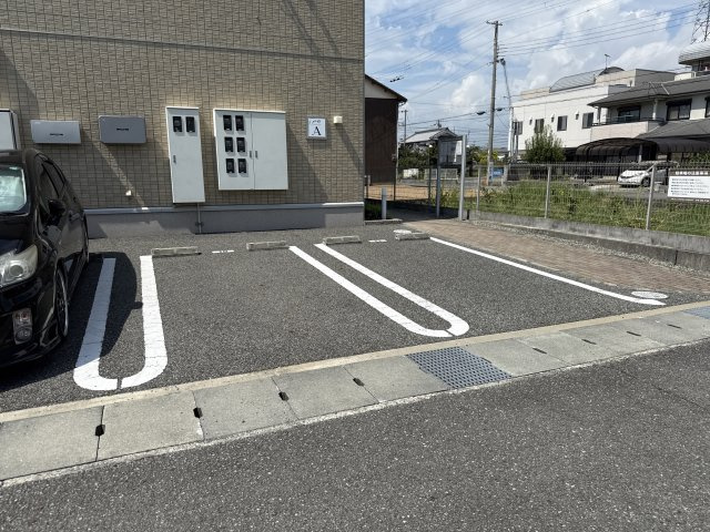 セジュール狭間Ａ棟の駐車場