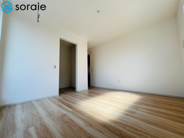 川越市今成1期　アーバンスタイルの洋室