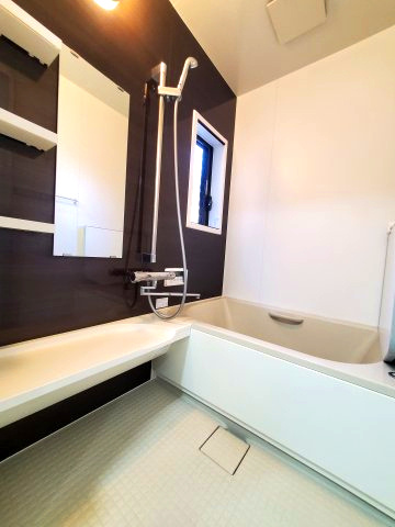 東大阪市布市町4丁目　中古戸建の浴室