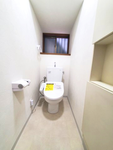 東大阪市布市町4丁目　中古戸建のトイレ