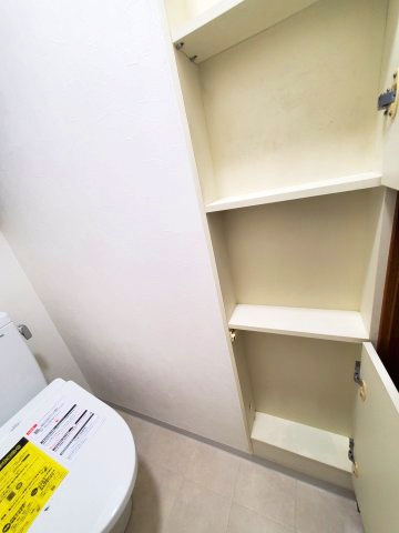 東大阪市布市町4丁目　中古戸建のトイレ