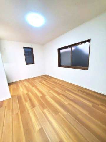 東大阪市布市町4丁目　中古戸建の居間・リビング