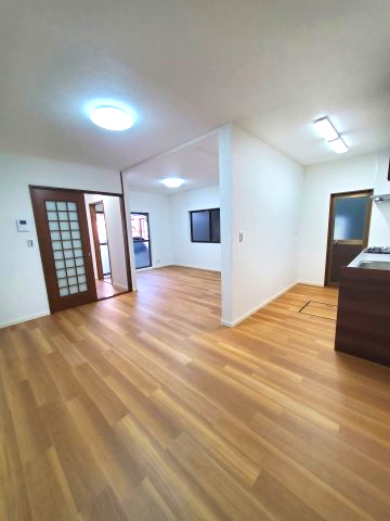 東大阪市布市町4丁目　中古戸建の居間・リビング