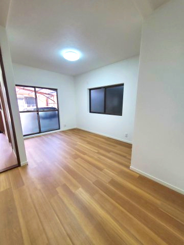 東大阪市布市町4丁目　中古戸建の居間・リビング