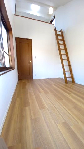 東大阪市布市町4丁目　中古戸建の洋室