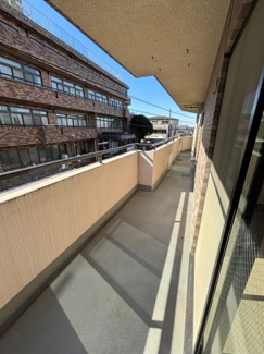 【バルコニー】 | 川越市大袋新田　リフォーム済み中古マンション　西武新宿線『南大塚駅』徒歩11分　【大東西小学区】