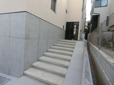 【エントランス】 | メープルリーフ伍番館