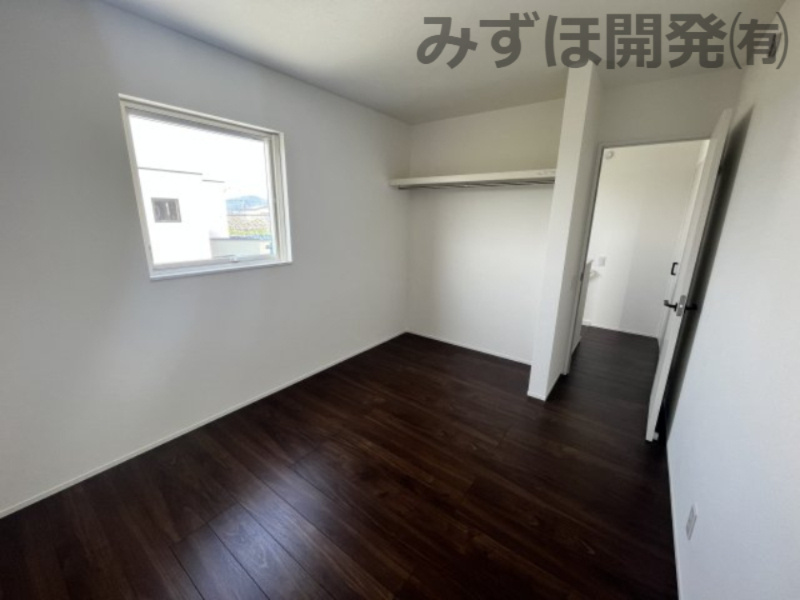 天童市長岡2441（旧住所）【A棟】の洋室