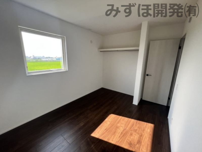天童市長岡2441（旧住所）【A棟】の洋室