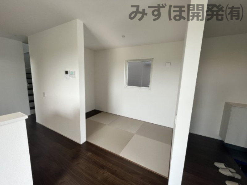 天童市長岡2441（旧住所）【A棟】の居間・リビング