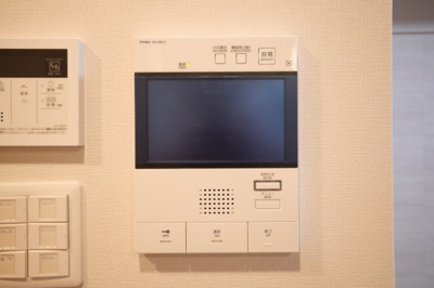 【セキュリティ】 | エスリードレジデンス大阪谷町ザ・マークス | モニター付きインターホンです