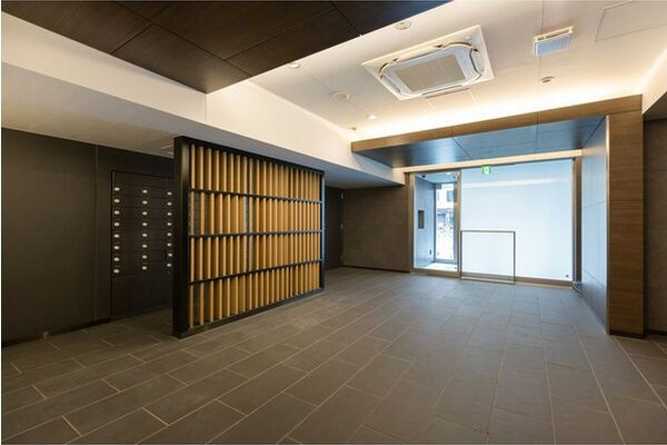 アスール両国のエントランス