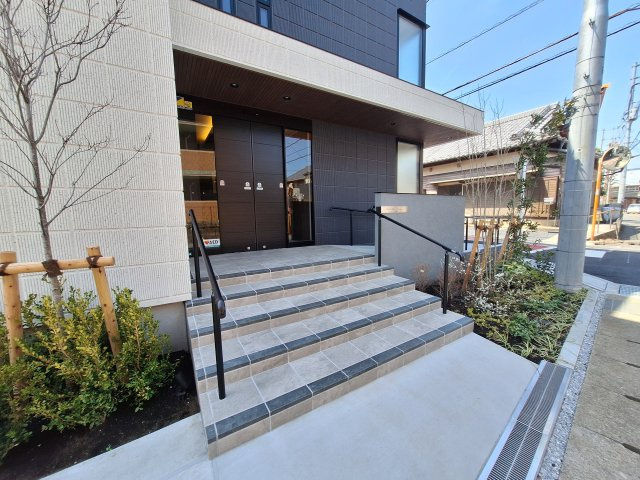 （シニア限定）ヘーベルヴィレッジ与野本町Lupinusのエントランス|★閑静な住宅街★陽当たり良好★