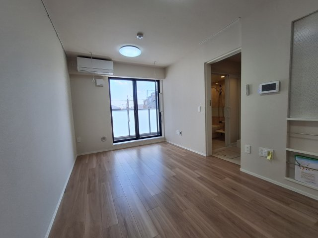 （シニア限定）ヘーベルヴィレッジ与野本町Lupinusの居間・リビング|梁の少ない四隅をしっかり使えるお部屋です