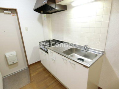 【キッチン】 | レジデンス紀庄 | ２口ガスコンロ付きのキッチン。