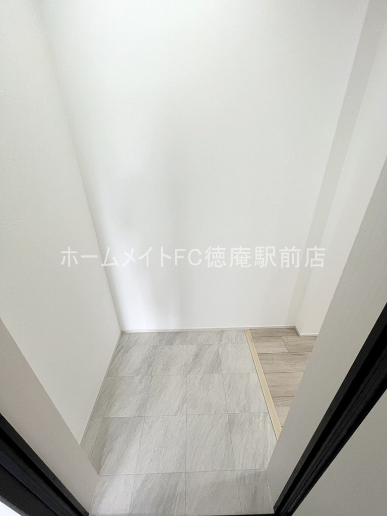 大東市諸福５丁目のアパートの玄関