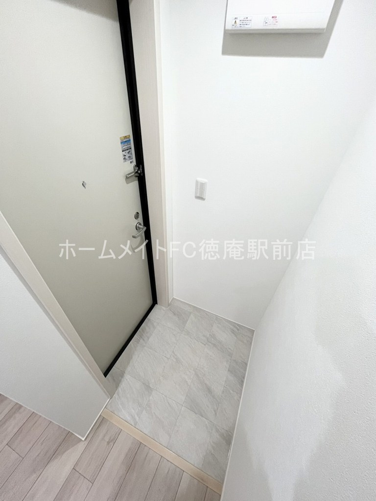 大東市諸福５丁目のアパートの玄関