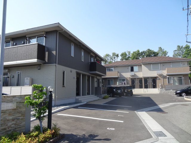 グランドソレーユⅡの駐車場