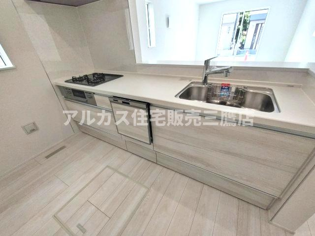 【内覧動画公開中！】三鷹市大沢１丁目 京王線 西調布駅 新築戸建のキッチン