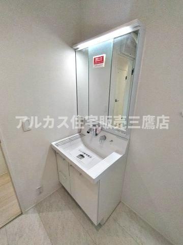 【内覧動画公開中！】三鷹市大沢１丁目 京王線 西調布駅 新築戸建の独立洗面台