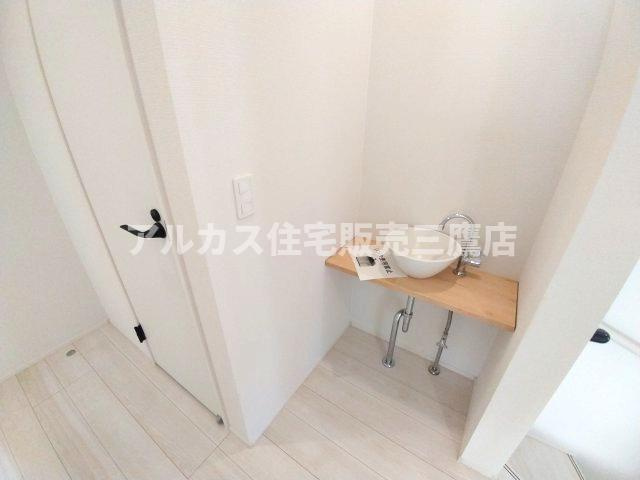 【内覧動画公開中！】三鷹市大沢１丁目 京王線 西調布駅 新築戸建の独立洗面台