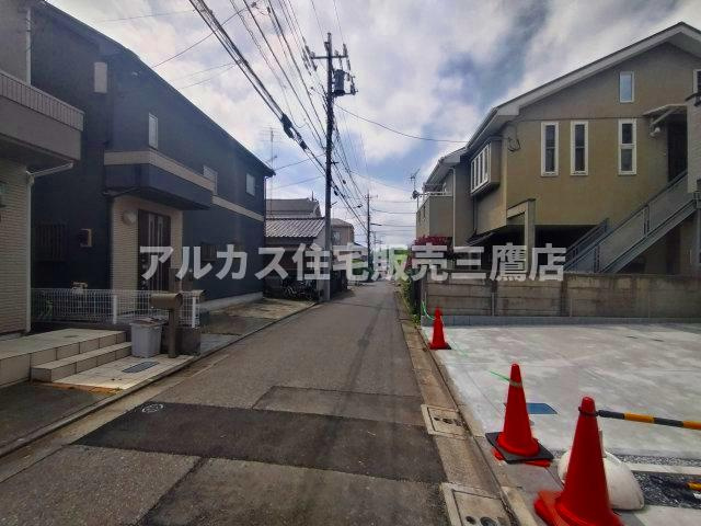 【内覧動画公開中！】三鷹市大沢１丁目 京王線 西調布駅 新築戸建の前面道路含む現地写真