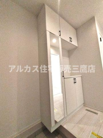 【内覧動画公開中！】三鷹市大沢１丁目 京王線 西調布駅 新築戸建の玄関