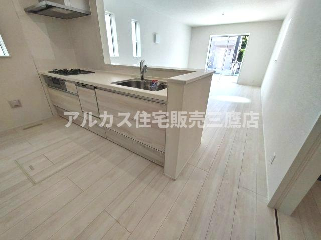 【内覧動画公開中！】三鷹市大沢１丁目 京王線 西調布駅 新築戸建のキッチン