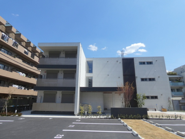 ＧＲＥＥＮ　ＴＥＲＲＡＣＥ　給田の外観|★旭化成のペット共生型賃貸マンション★