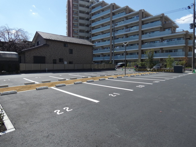 ＧＲＥＥＮ　ＴＥＲＲＡＣＥ　給田の駐車場