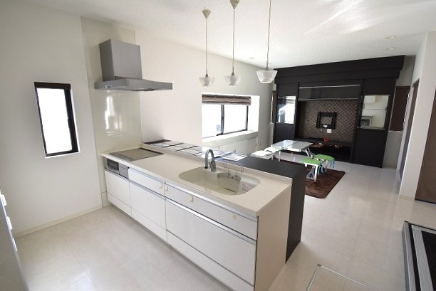 水戸市酒門町　築13年平屋建て　開放的な角地ですのキッチン|キッチンはクリーニング済みです。