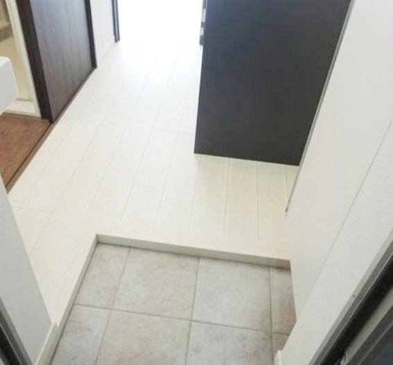 do La Tour 中野の玄関