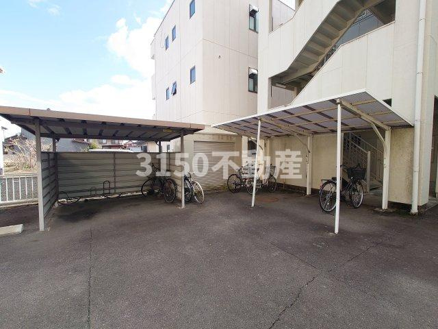 アーバンヒルズＴ１の駐車場