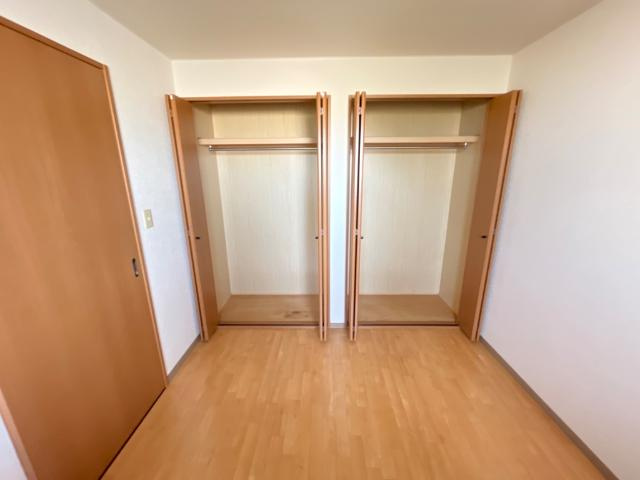 オリンピアＥの収納|クローゼット