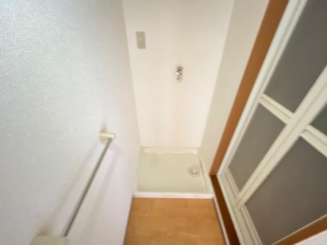 オリンピアＥのその他|洗濯機置場