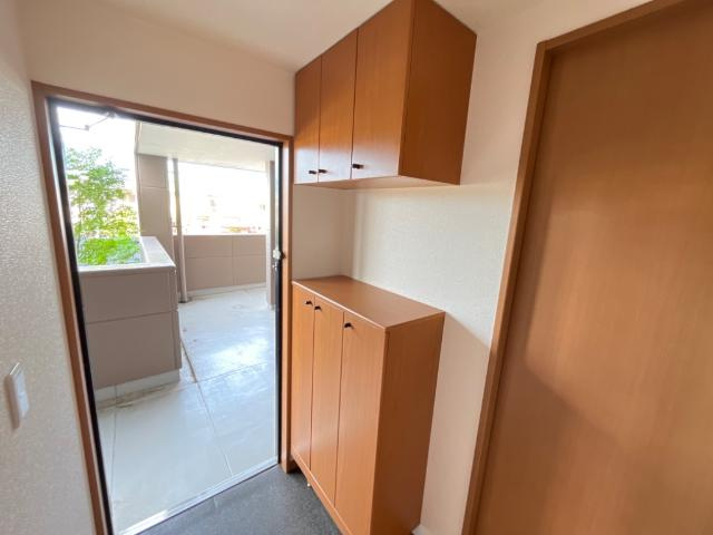 オリンピアＥの収納|下駄箱