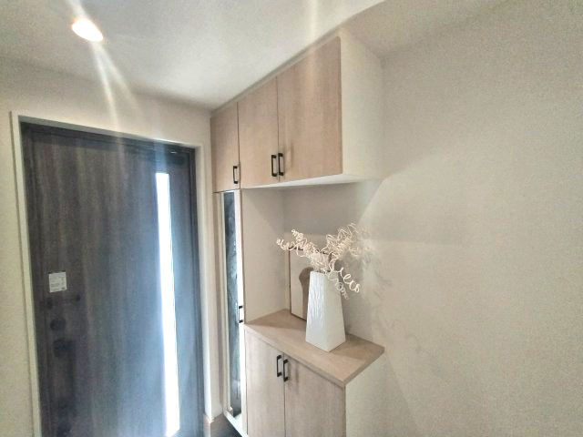 三鷹市大沢１丁目 京王線 西調布駅 新築戸建の玄関