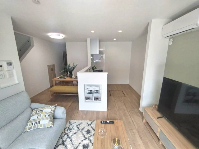 三鷹市大沢１丁目 京王線 西調布駅 新築戸建の居間・リビング