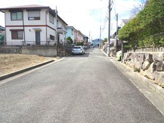 【前面道路含む現地写真】 | 川辺郡猪名川町若葉2丁目30-7　建築条件無土地