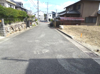 【前面道路含む現地写真】 | 川辺郡猪名川町若葉2丁目30-7　建築条件無土地