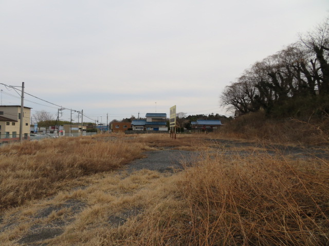 東松山市大字大谷の工場の駐車場