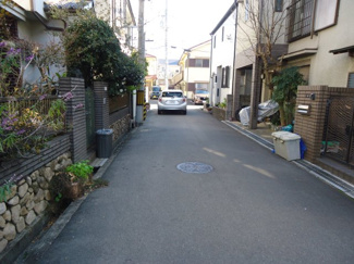 【前面道路含む現地写真】 | 箕面市瀬川2丁目7-32　建築条件無土地