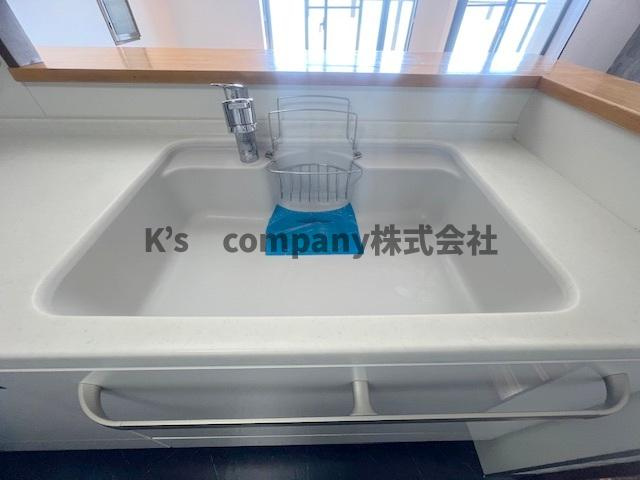 茅ヶ崎市南湖1丁目　ダイアパレス茅ヶ崎南湖のキッチン|扱いやすい人工大理石のキッチンシンクです☆