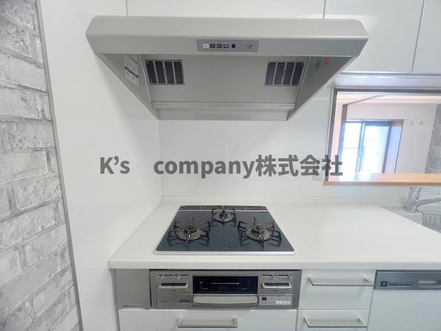 茅ヶ崎市南湖1丁目　ダイアパレス茅ヶ崎南湖のキッチン|お料理の同時進行が出来る３口ガスコンロです♪