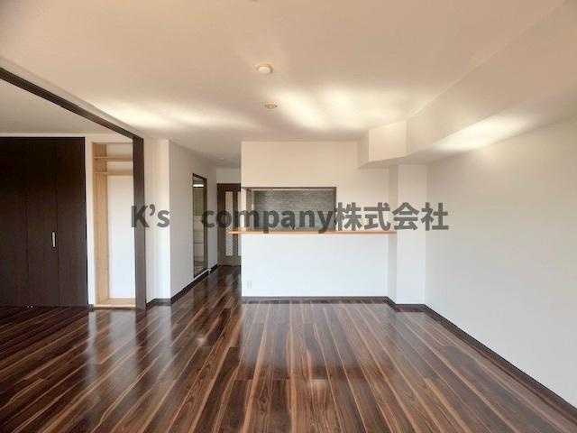 茅ヶ崎市南湖1丁目　ダイアパレス茅ヶ崎南湖のキッチン|ゆったりとしたダイニングスペース☆奥はカウンターキッチンになっています♪