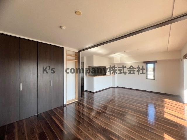 茅ヶ崎市南湖1丁目　ダイアパレス茅ヶ崎南湖の居間・リビング|２面採光のLDK☆